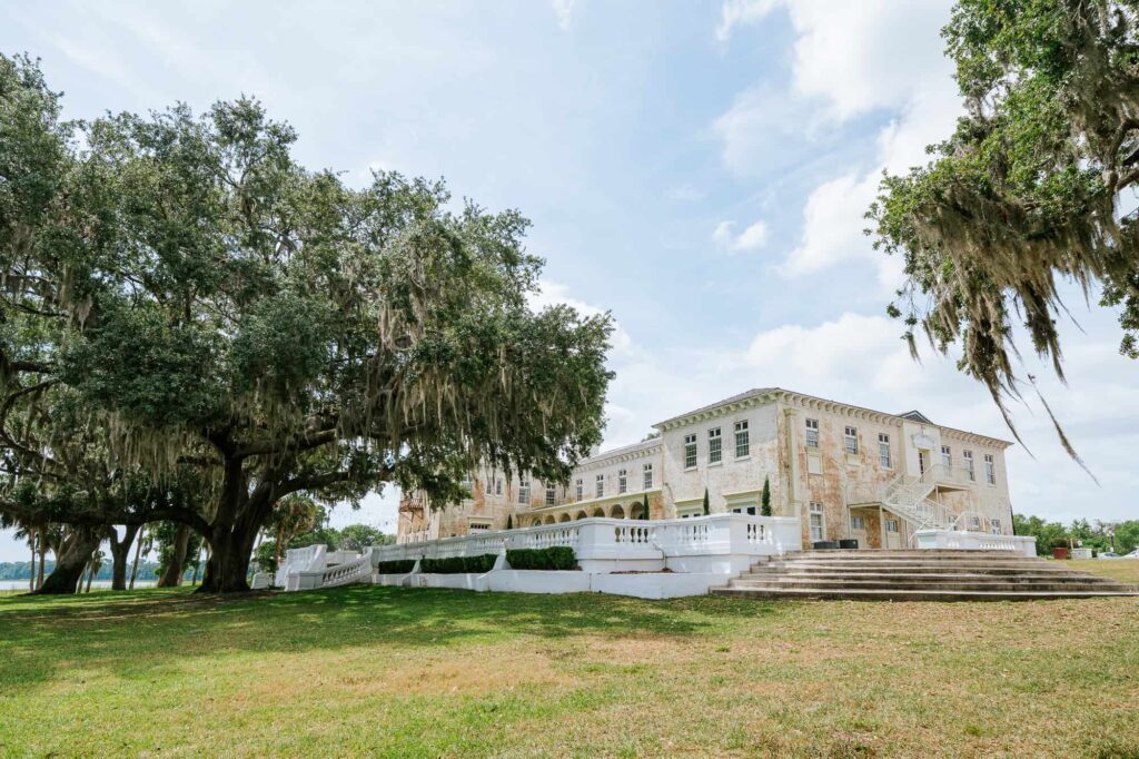 Bella Cosa side view and stairs from the garden 
