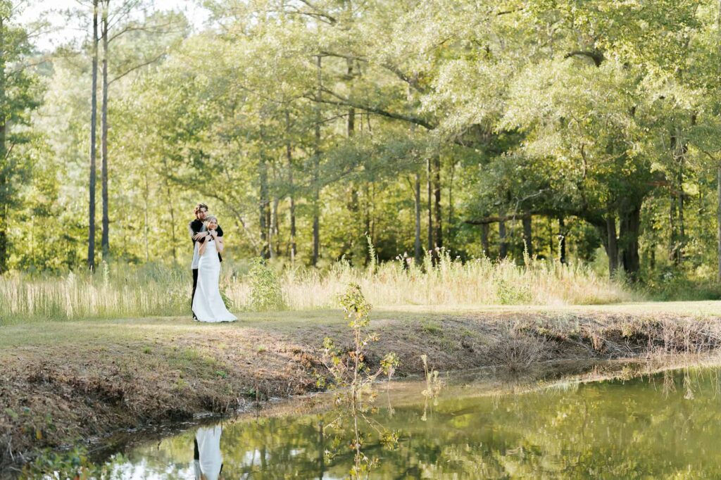 golden-hour-portraits-venue-at-daisy-hill-atlanta-wedding-photographers
